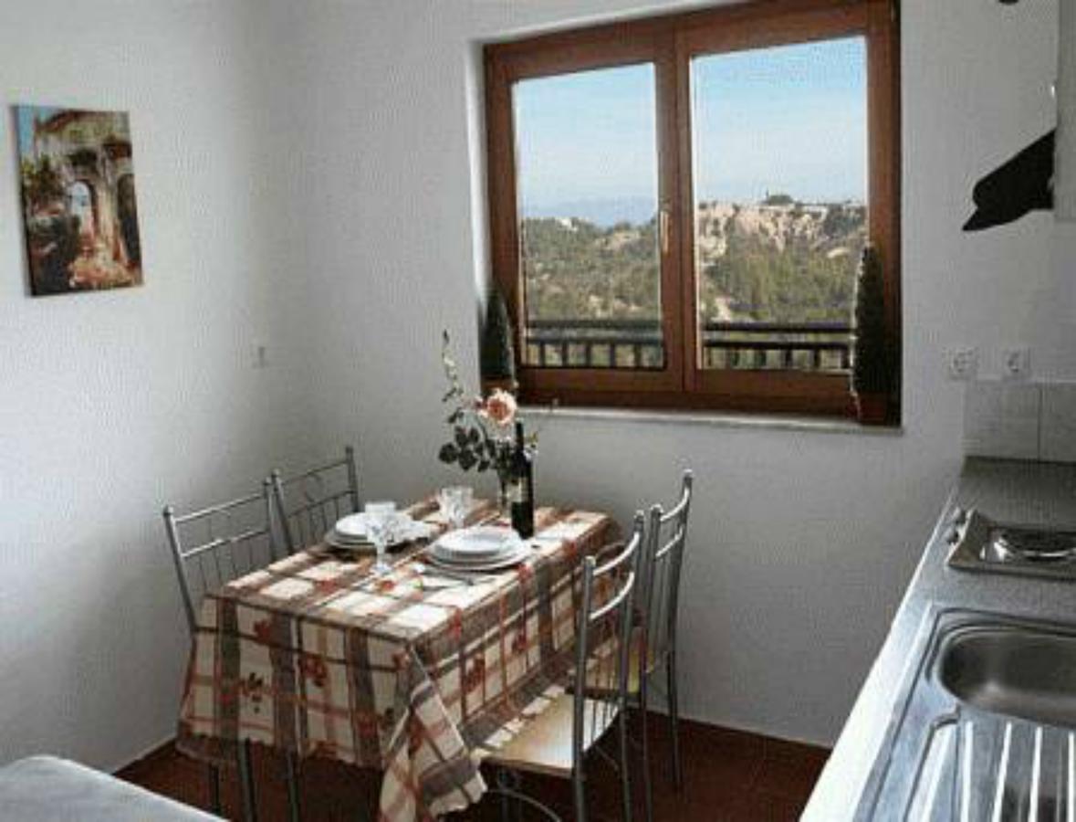Helena Christina Aparthotel Asgourou Bagian luar foto